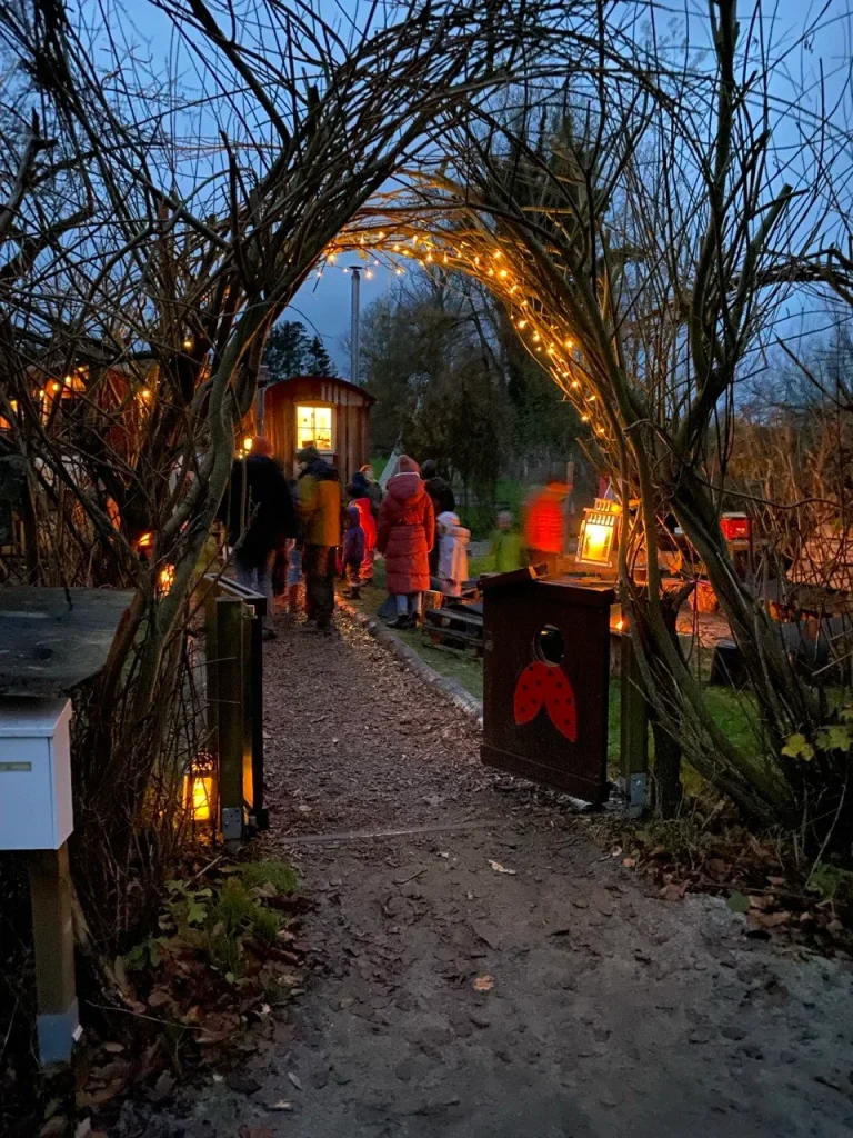 Der Weidentunnel, wenn die Lichter an sind